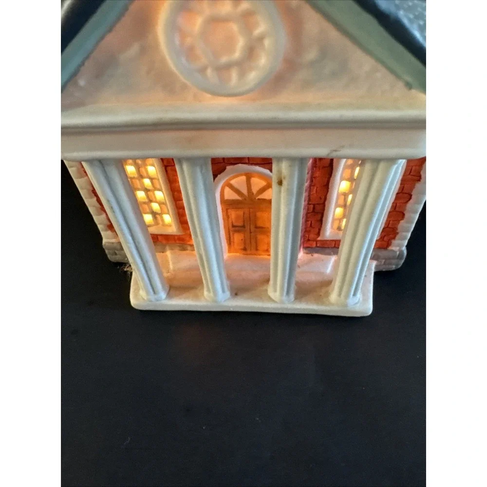 Dickens Keepsake Christmas Village Steeple Church Porcelain Lighted Worship Hous